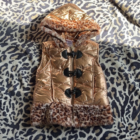 Vest with hood - Picture 5 of 5